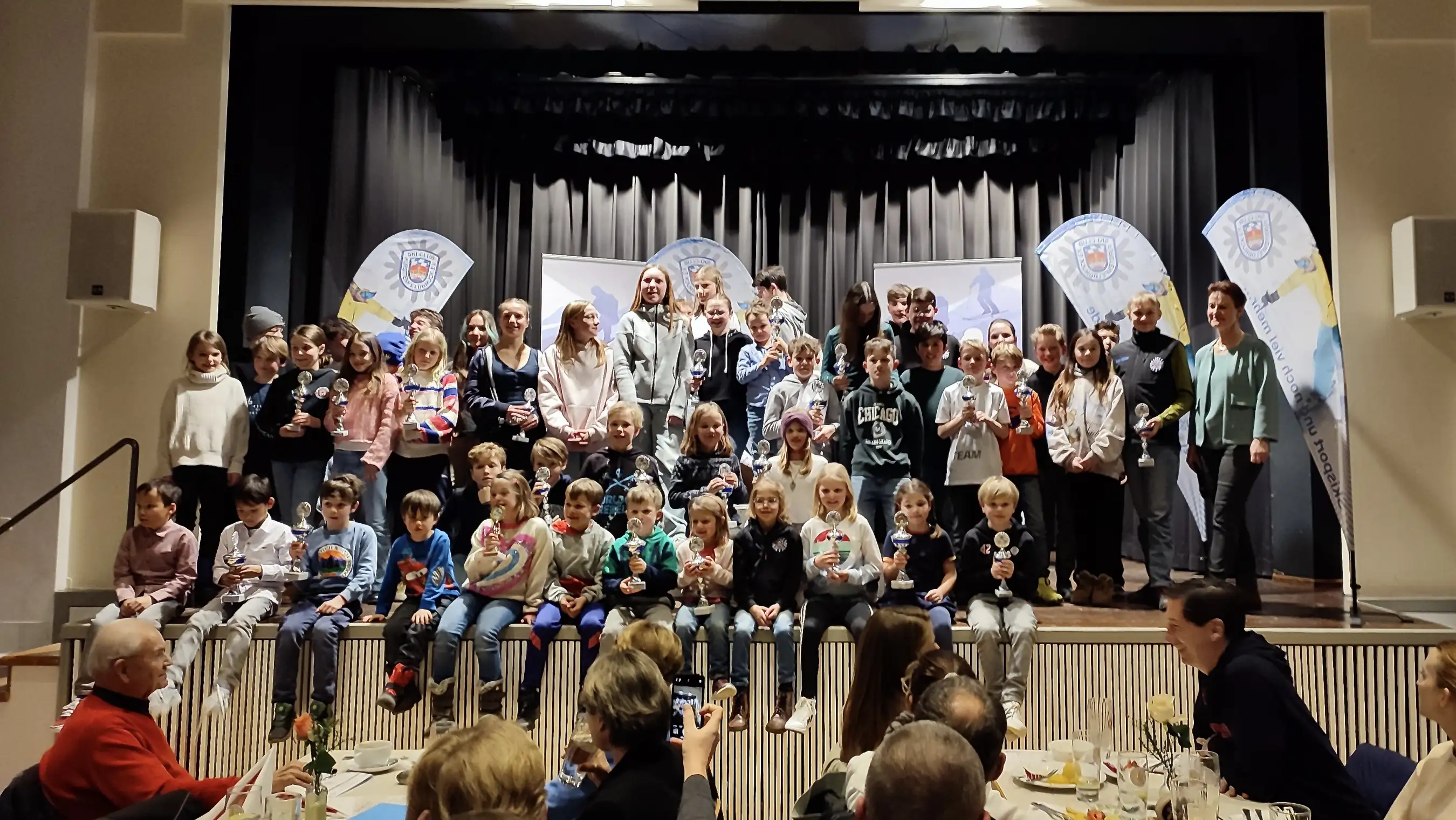 Skiclub Fürstenfeldbruck Siegerehrung Kinder